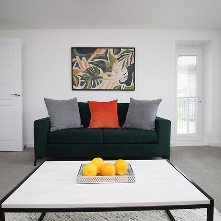 No 43 Stadium Views By Ssw - 2Br, Parking, Sleeps 4, 3Min Walk To Stadium, 10Min Drive To City Centre, Marina And Close To M4 Morriston Exteriör bild