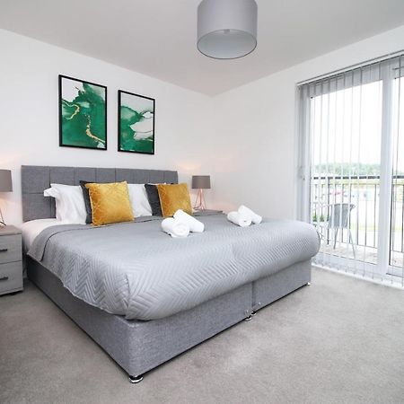 No 43 Stadium Views By Ssw - 2Br, Parking, Sleeps 4, 3Min Walk To Stadium, 10Min Drive To City Centre, Marina And Close To M4 Morriston Exteriör bild