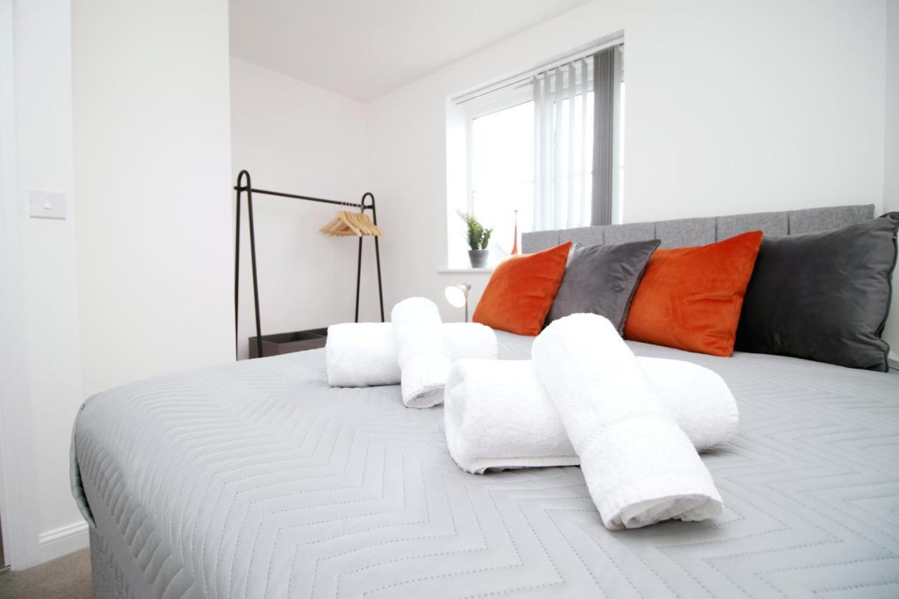 No 43 Stadium Views By Ssw - 2Br, Parking, Sleeps 4, 3Min Walk To Stadium, 10Min Drive To City Centre, Marina And Close To M4 Morriston Exteriör bild