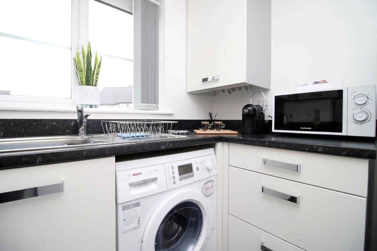 No 43 Stadium Views By Ssw - 2Br, Parking, Sleeps 4, 3Min Walk To Stadium, 10Min Drive To City Centre, Marina And Close To M4 Morriston Exteriör bild