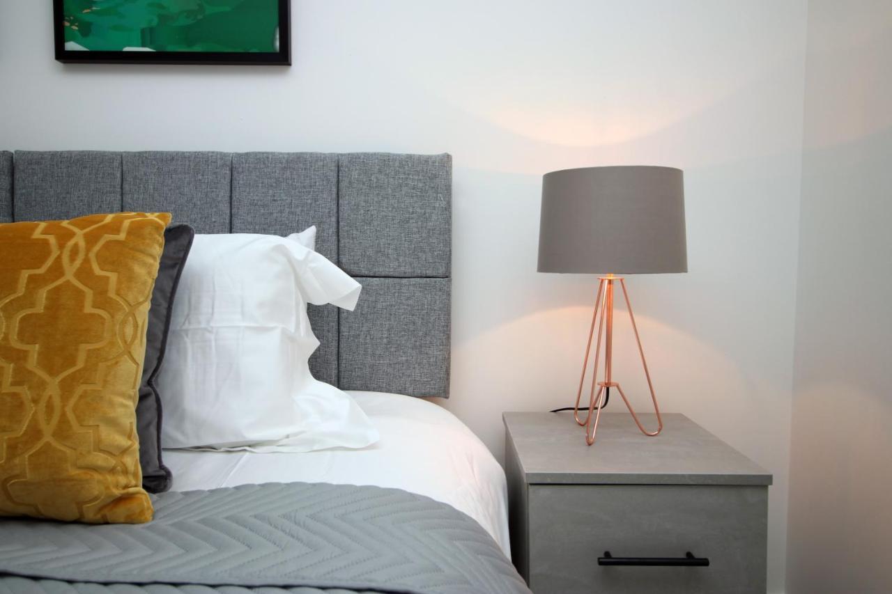 No 43 Stadium Views By Ssw - 2Br, Parking, Sleeps 4, 3Min Walk To Stadium, 10Min Drive To City Centre, Marina And Close To M4 Morriston Exteriör bild