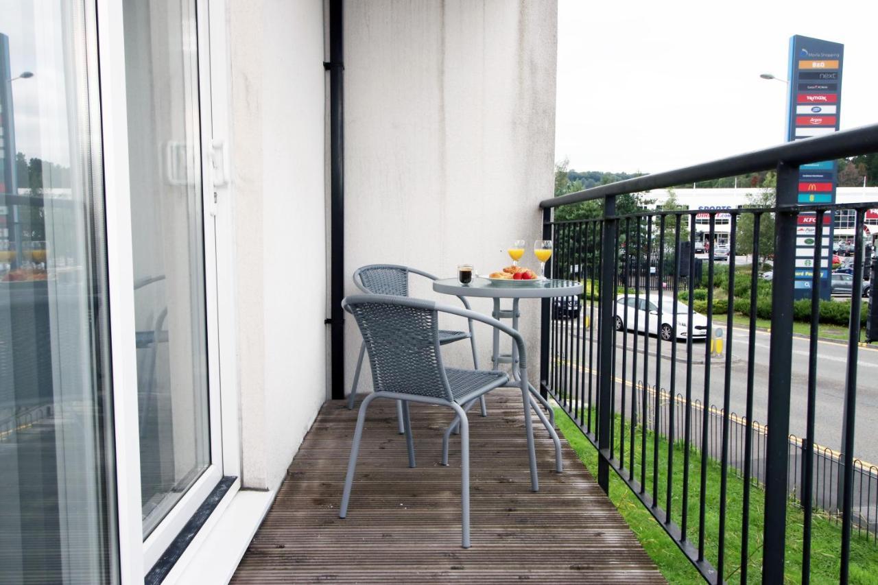 No 43 Stadium Views By Ssw - 2Br, Parking, Sleeps 4, 3Min Walk To Stadium, 10Min Drive To City Centre, Marina And Close To M4 Morriston Exteriör bild